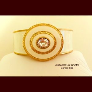 Alabaster Cut Crystal used on open house show